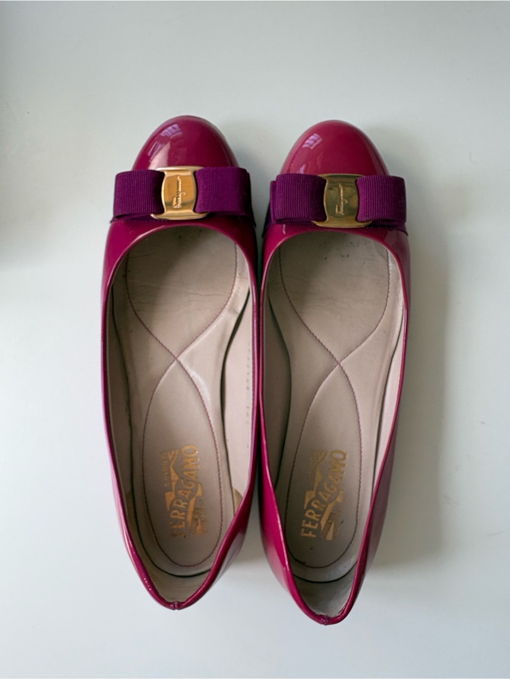 Salvatore Ferragamo Patent Bow Ballet Flats in Magenta
